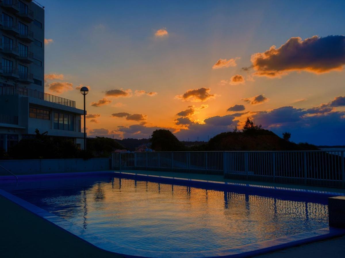 Hotel Miyuki Beach Onna Buitenkant foto