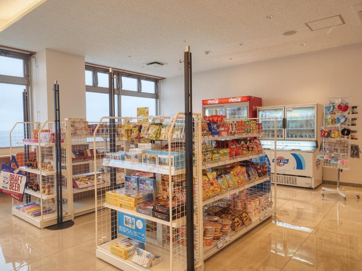 Hotel Miyuki Beach Onna Buitenkant foto